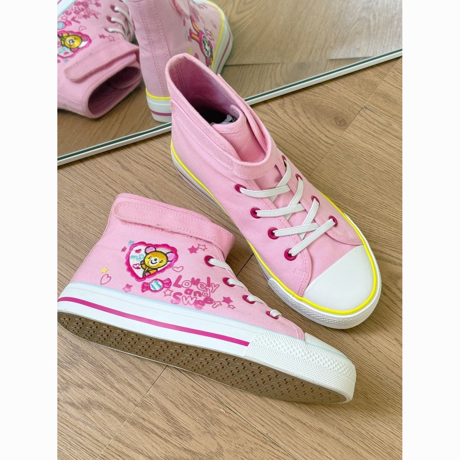 Embroidery Shoes - รองเท้าผ้าใบหุ้มข้อสูงสไตล์ญี่ปุ่นลายการ์ตูนปักน่ารักสีชมพูสำหรับสาวหวาน ใส่ได้ทุกโอกาส คอลเลคชั่นฤดูใบไม้ผลิ/ฤดูใบไม้ร่วง เพิ่มความสูง