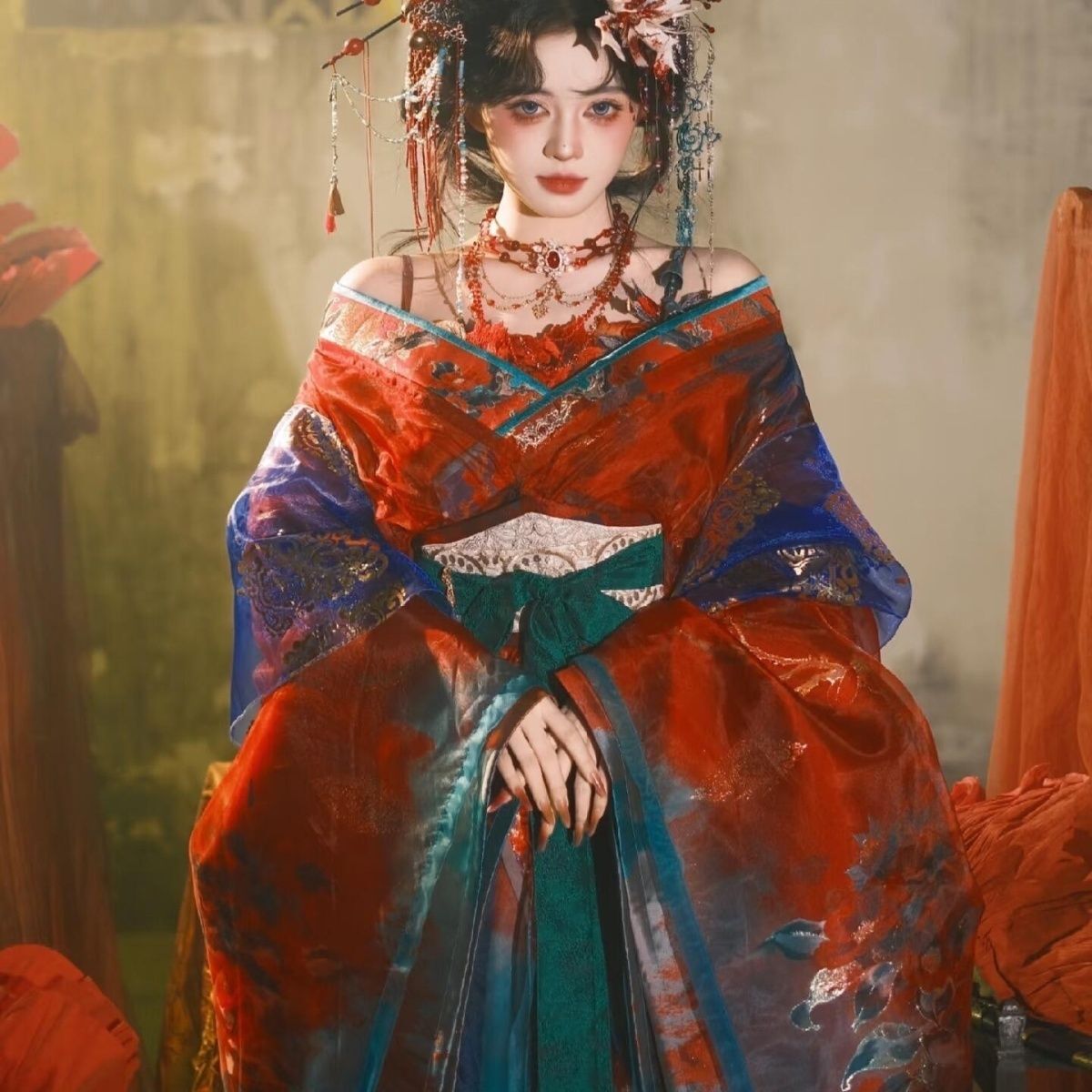 Embroidery Dress - ชุดฮั่นฝูปักลายสีดำ-น้ำเงินสำหรับผู้หญิง รุ่นปรับปรุงใหม่ ชุดประจำชาติสำหรับงานคาร์นิวัล การแสดงบนเวที ชุดฮั่นแบบพิเศษสำหรับผู้หญิง