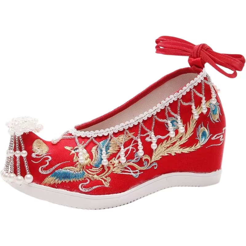Embroidery Shoes - รองเท้าแต่งงานผู้หญิงสีแดงปักลายสไตล์ชาติพันธุ์ พร้อมเชือกผูกด้านในประดับลูกปัดพู่ห้อย แบบสายรัดข้อเท้าต่ำ รองเท้าฮั่นฝู