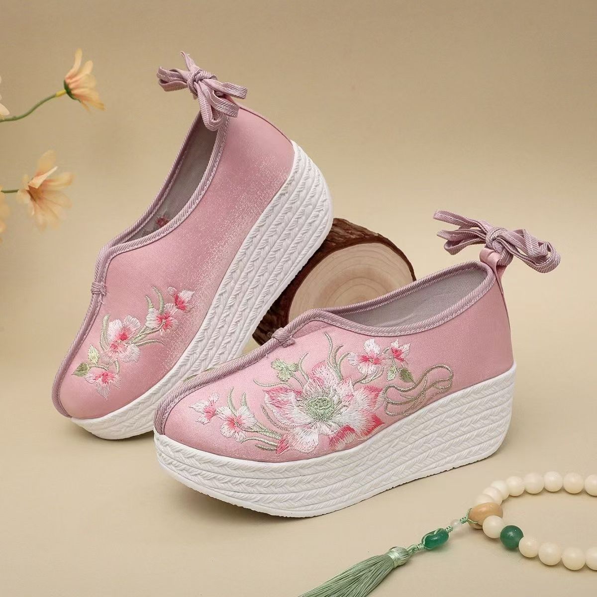 รองเท้าส้นเตารีดสไตล์ชาติพันธุ - Embroidery Shoes บทวิจารณ์และราคา