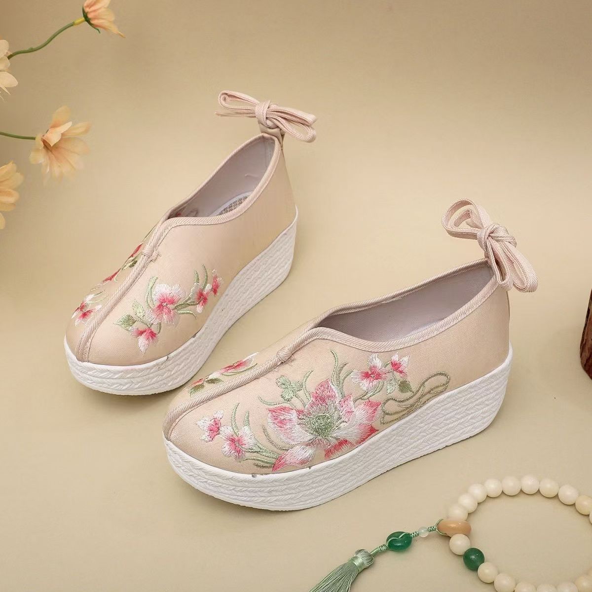 รองเท้าส้นเตารีดสไตล์ชาติพันธุ - Embroidery Shoes บทวิจารณ์และราคา